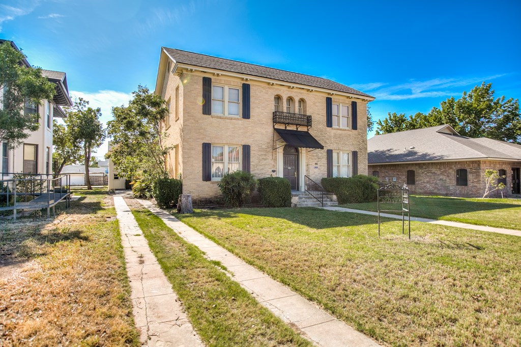 427 W Twohig Ave Property Photo 4