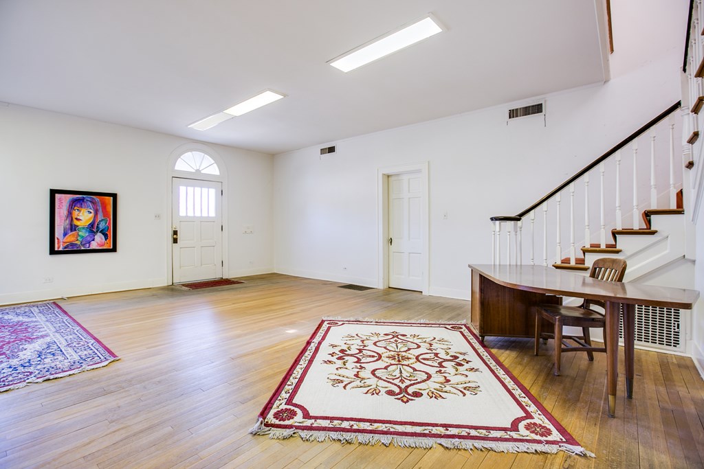 427 W Twohig Ave Property Photo 9