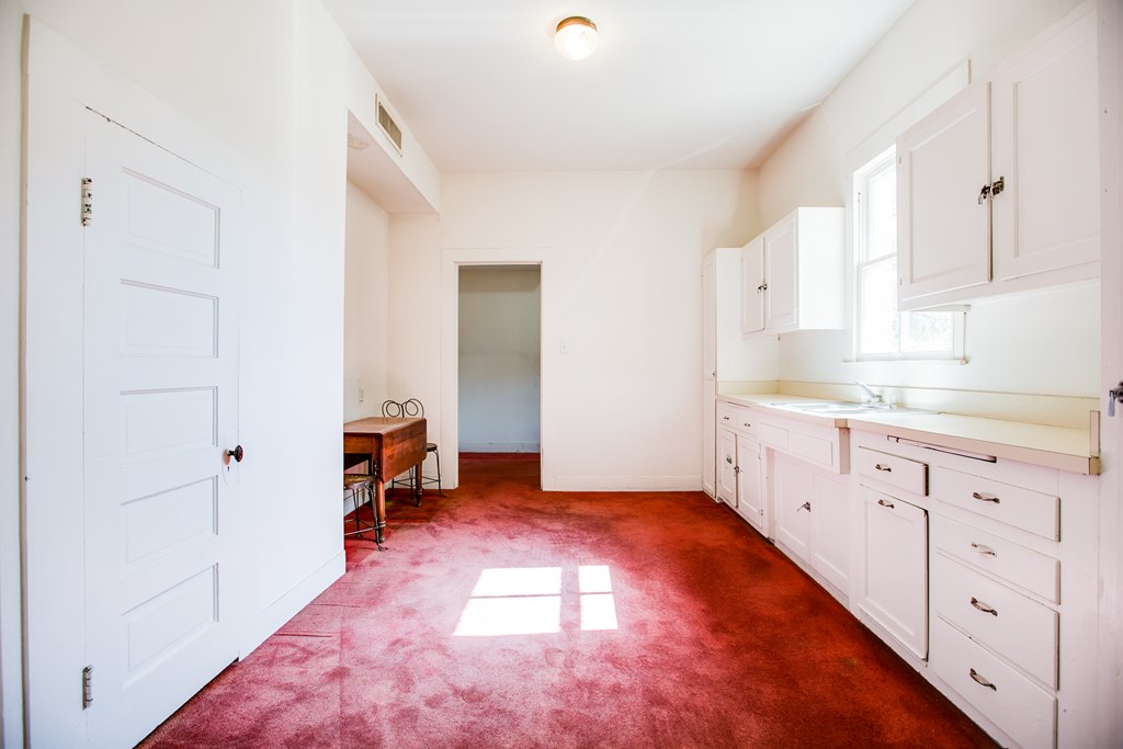 427 W Twohig Ave Property Photo 11