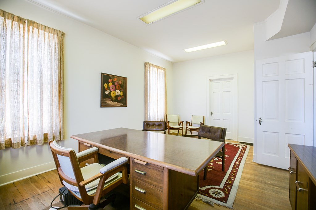 427 W Twohig Ave Property Photo 16