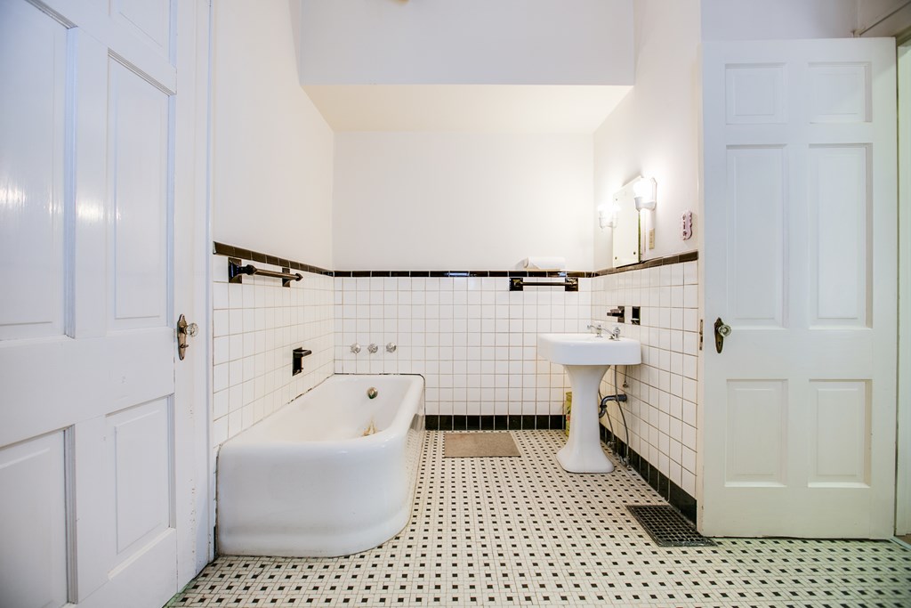 427 W Twohig Ave Property Photo 19