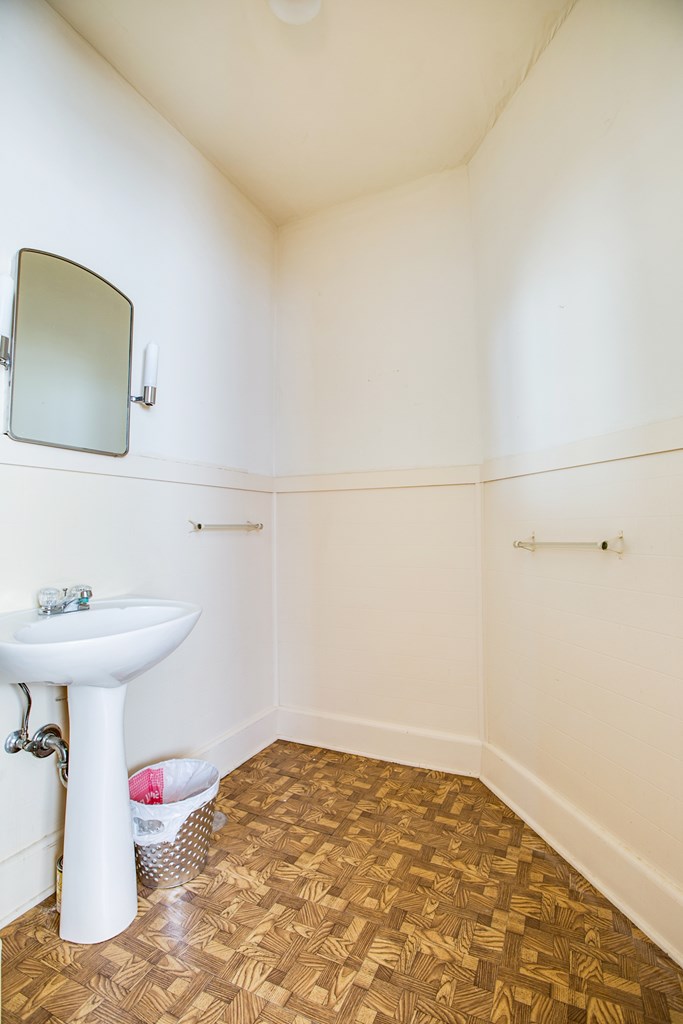 427 W Twohig Ave Property Photo 25