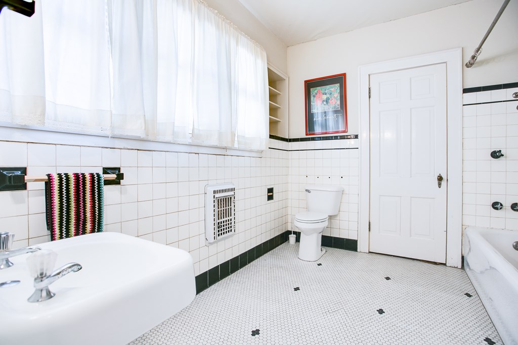 427 W Twohig Ave Property Photo 27