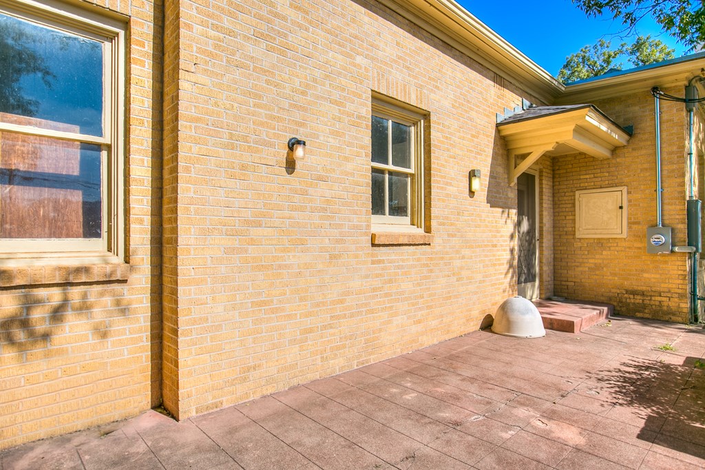 427 W Twohig Ave Property Photo 34