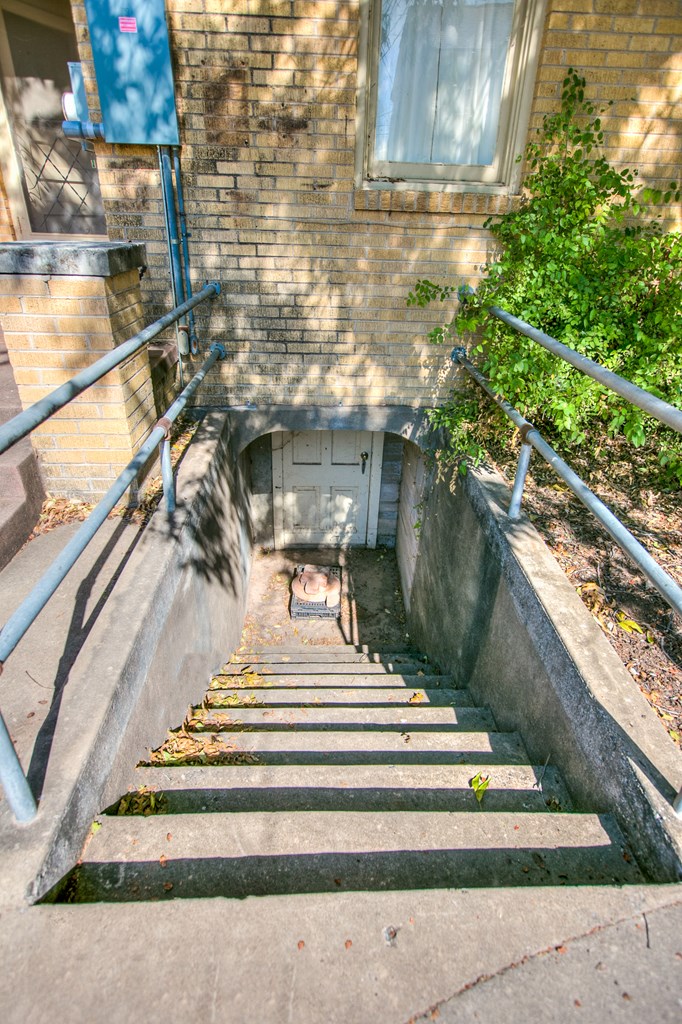 427 W Twohig Ave Property Photo 35