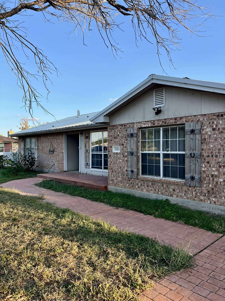 7685 Chaparral Run Rd Property Photo 2