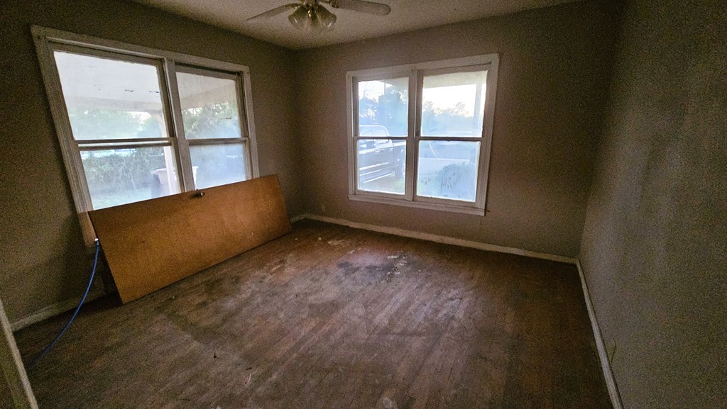 2710 Bowie St Property Photo 9