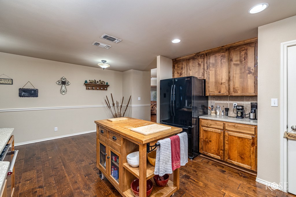 310 Burlington Rd Property Photo 12