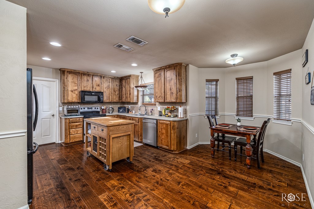 310 Burlington Rd Property Photo 13