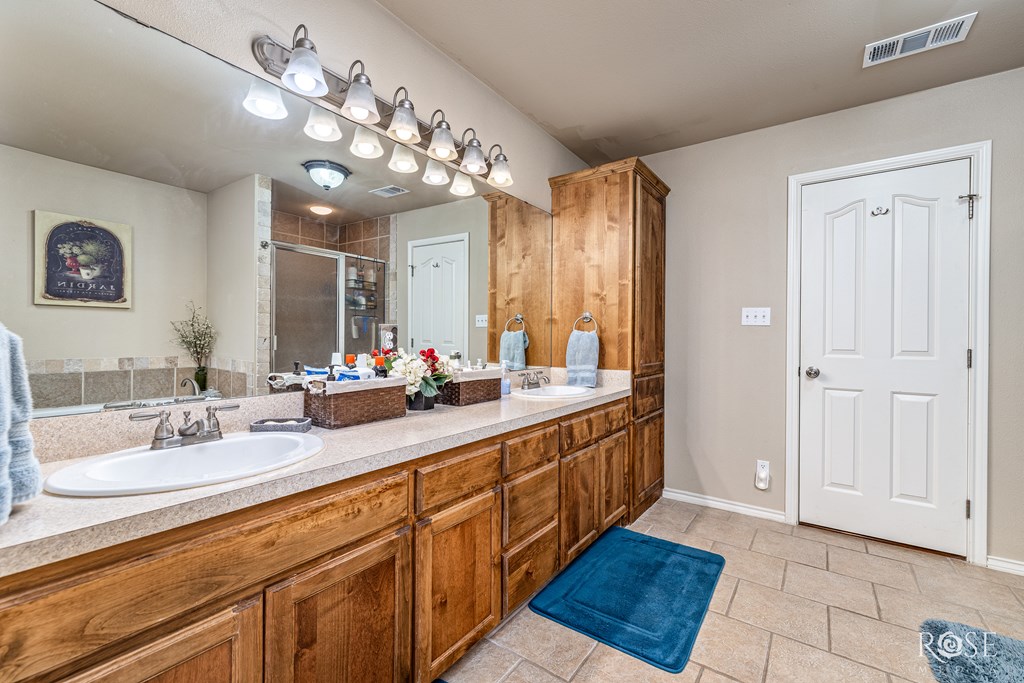 310 Burlington Rd Property Photo 21