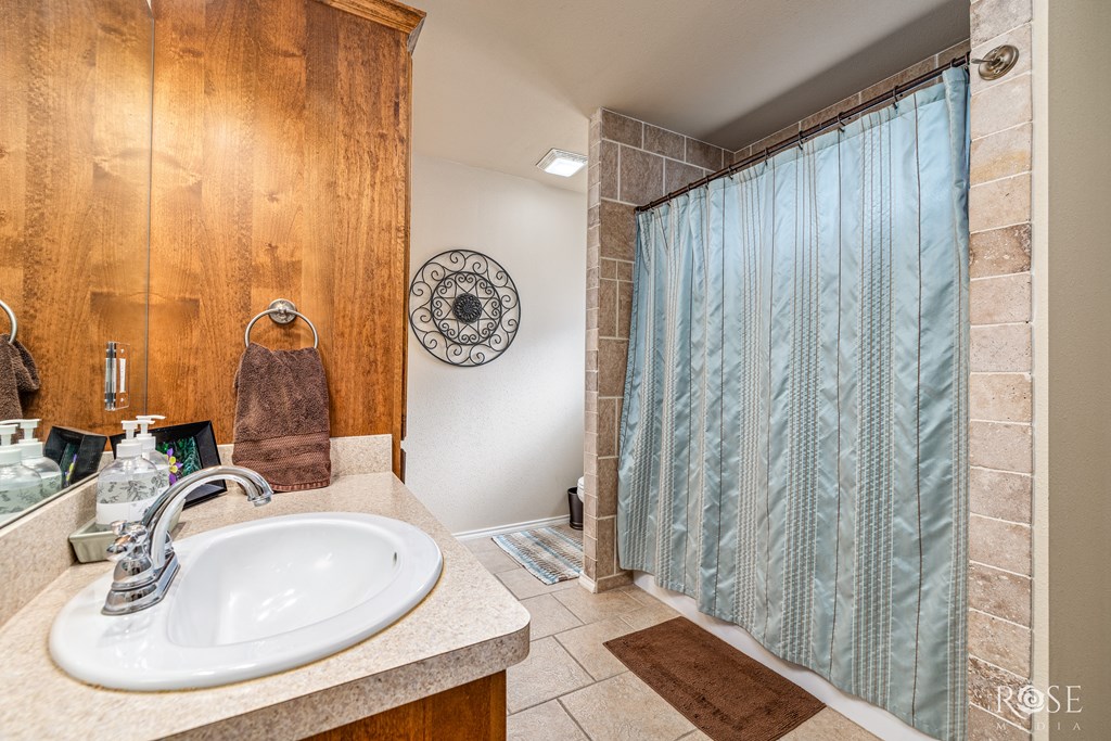 310 Burlington Rd Property Photo 26