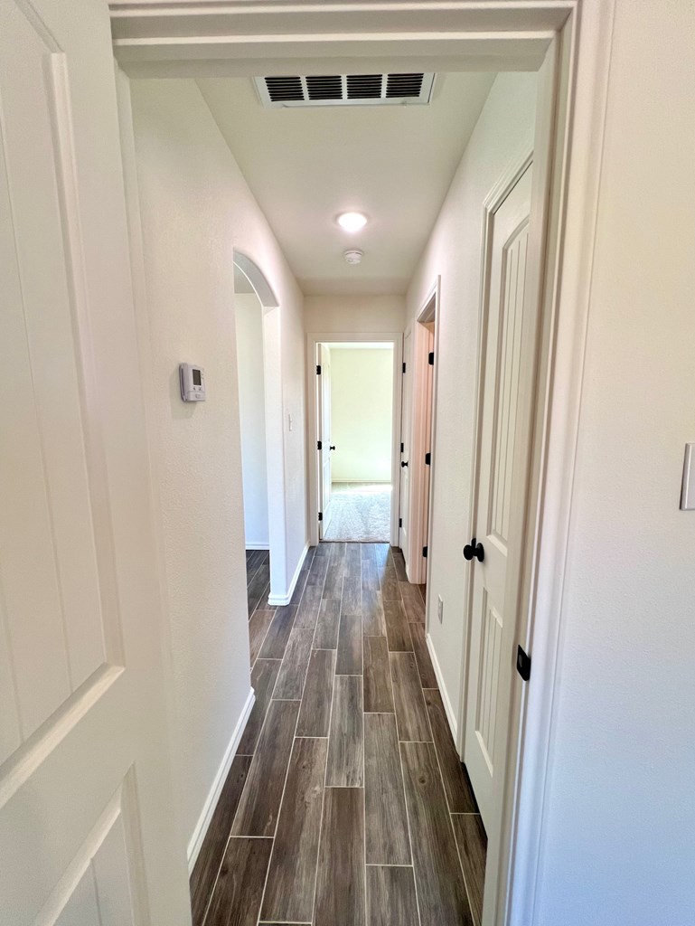 313 E 25th St Property Photo 12