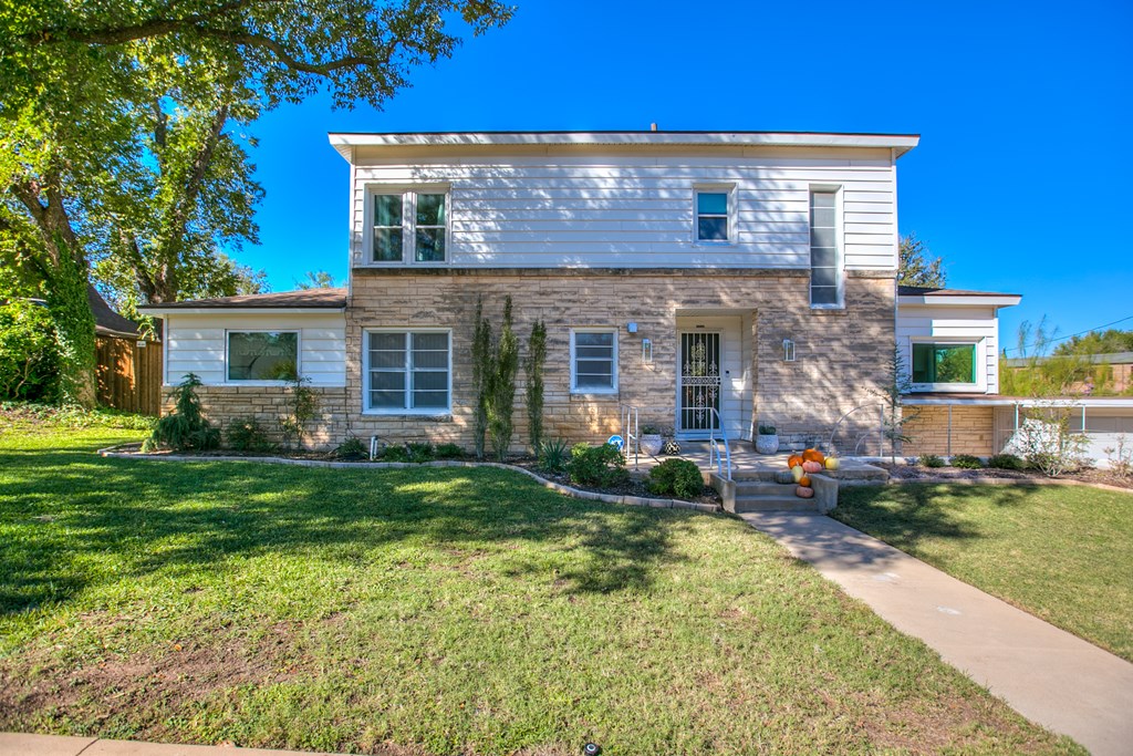 1211 S Madison St Property Photo 3