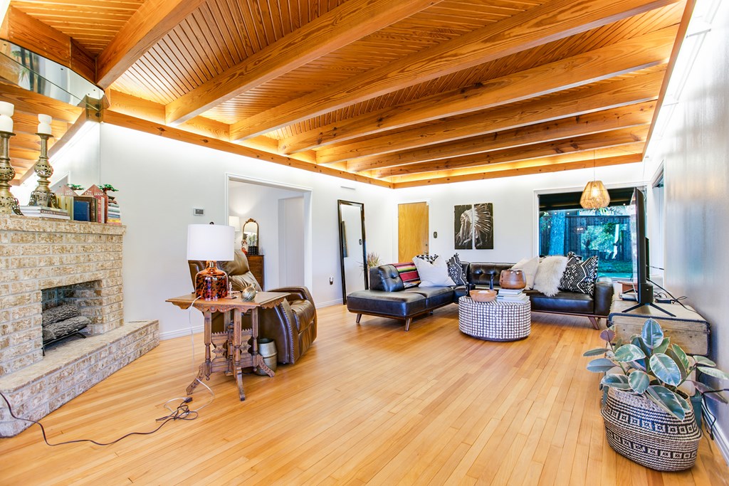 1211 S Madison St Property Photo 17