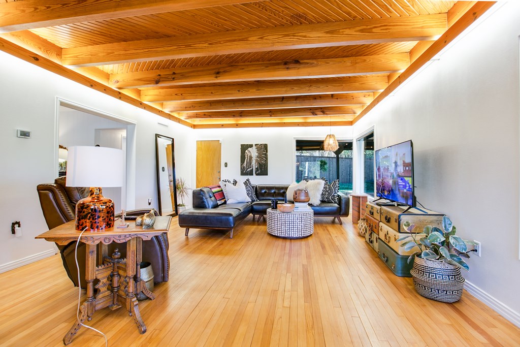 1211 S Madison St Property Photo 19