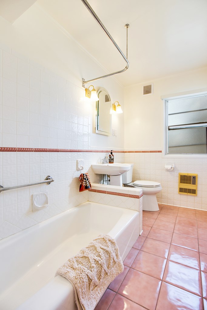 1211 S Madison St Property Photo 28