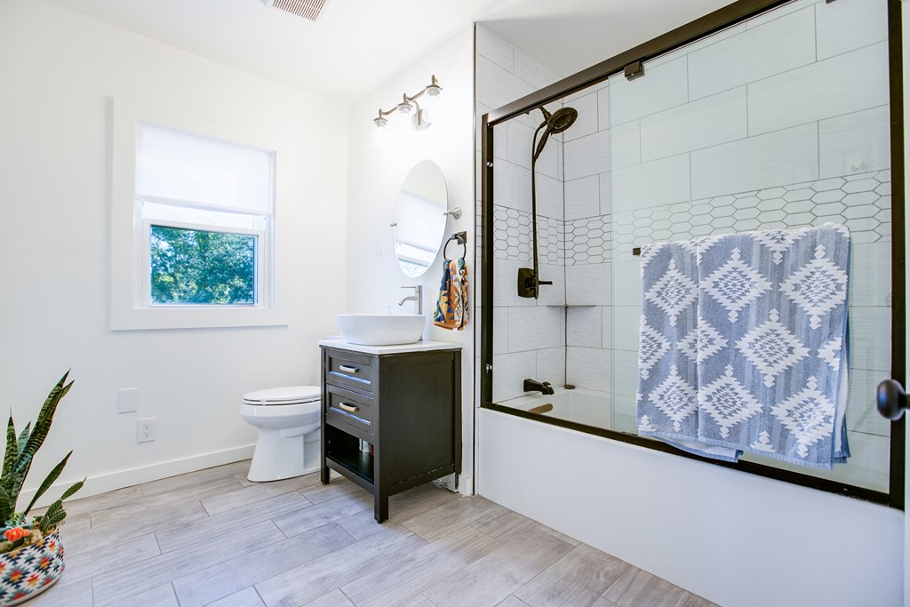 1211 S Madison St Property Photo 40