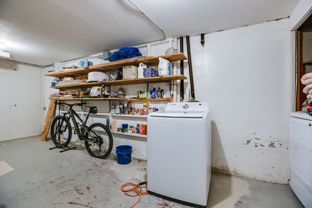 1211 S Madison St Property Photo 47