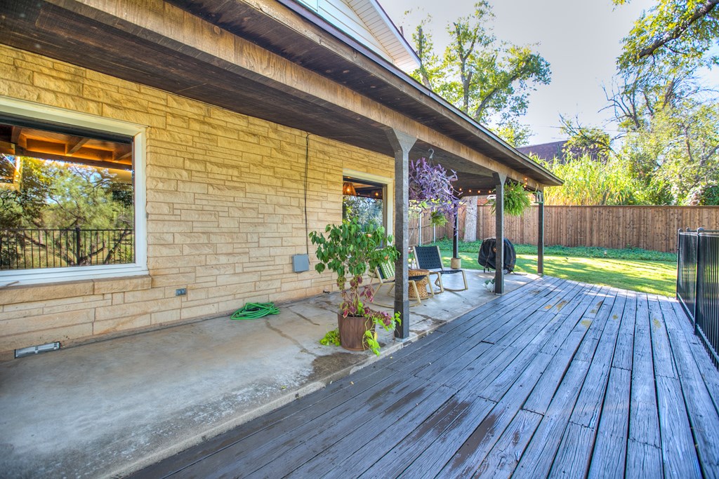 1211 S Madison St Property Photo 51