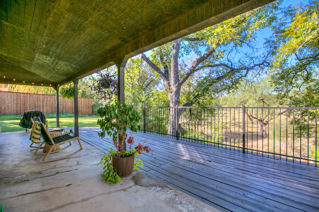 1211 S Madison St Property Photo 52