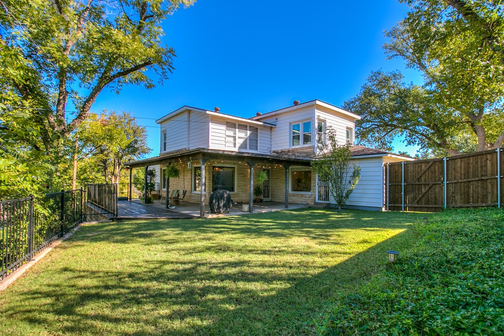 1211 S Madison St Property Photo 54