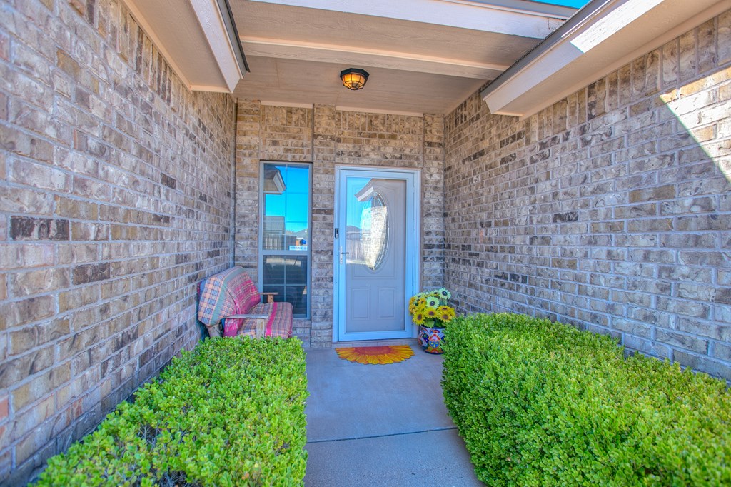 5709 Coral Way Property Photo 6