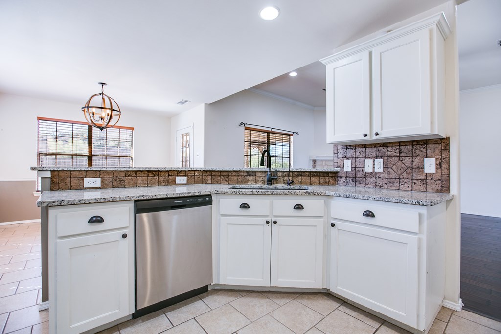 5709 Coral Way Property Photo 14