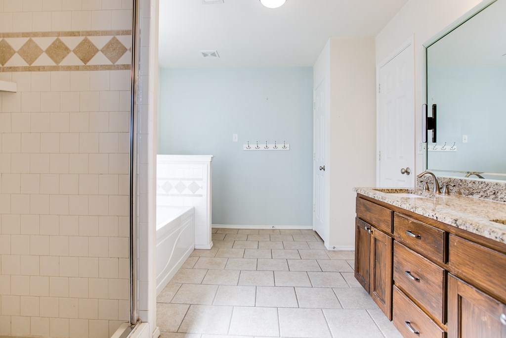 5709 Coral Way Property Photo 19