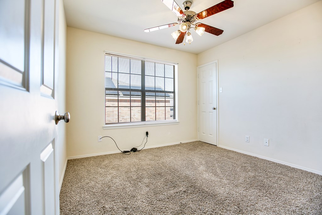 5709 Coral Way Property Photo 25