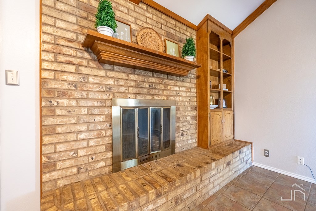 1224 Gregory Dr Property Photo 2