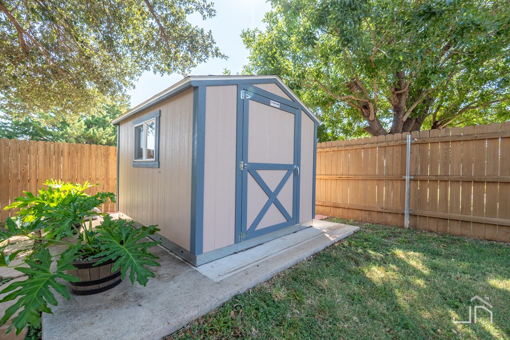 1224 Gregory Dr Property Photo 5