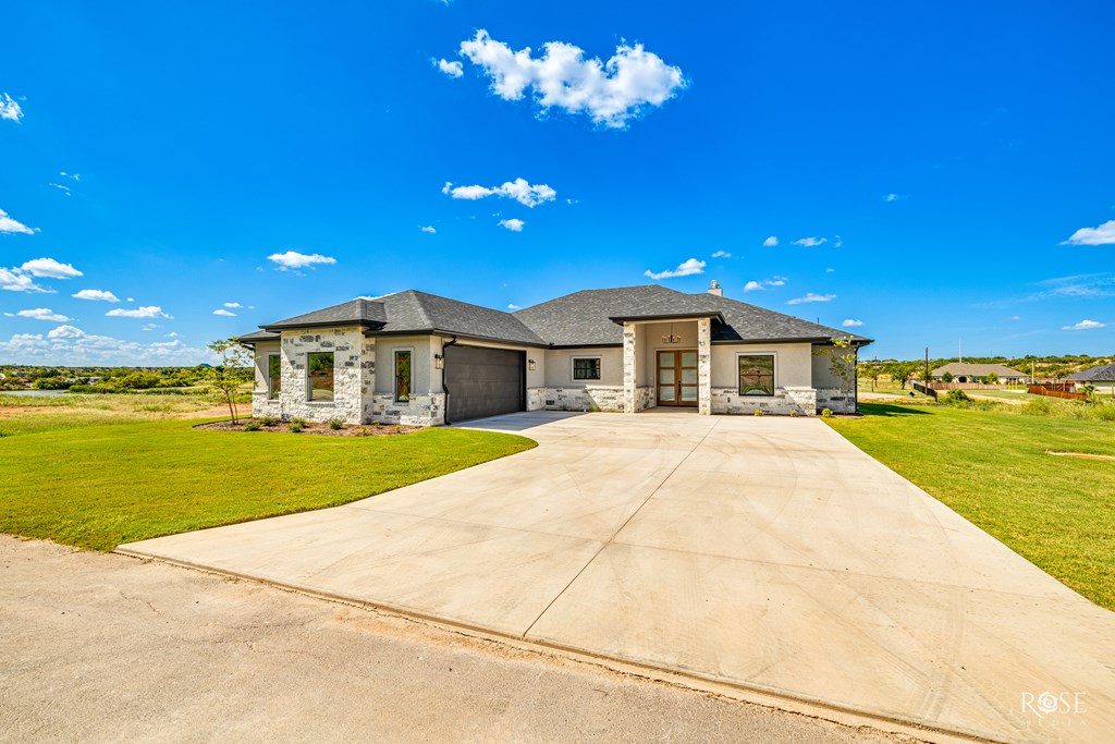 2301 Hillside Dr Property Photo 5