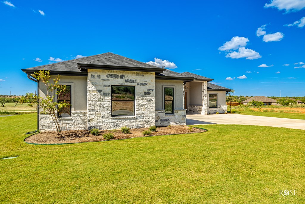 2301 Hillside Dr Property Photo 7