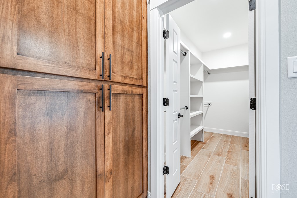 2301 Hillside Dr Property Photo 25