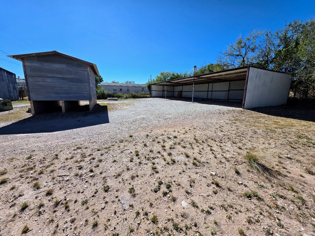 116 S Broadway Street Property Photo 5