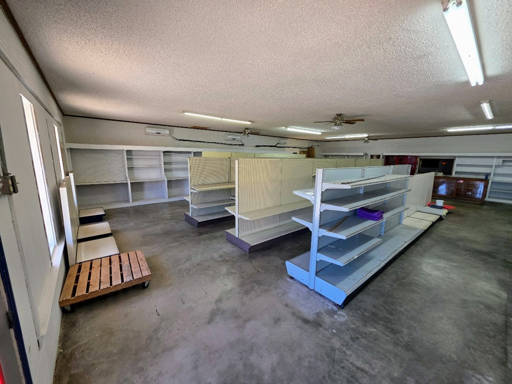 116 S Broadway Street Property Photo 8