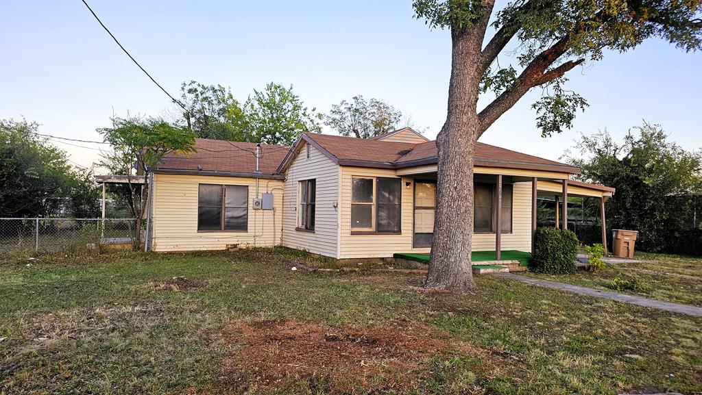 2710 Bowie St Property Photo 1