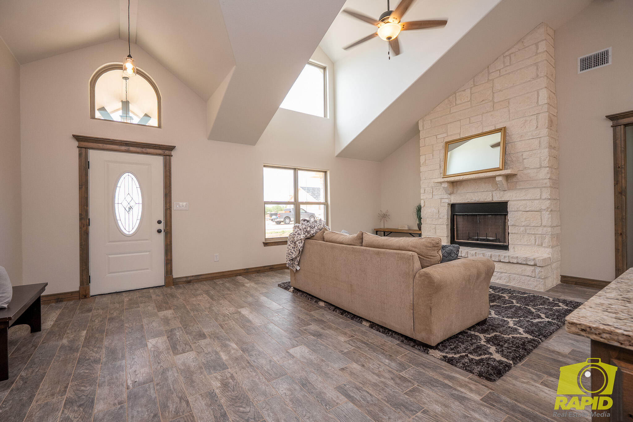 9698 Jaguar Trail Property Photo 3