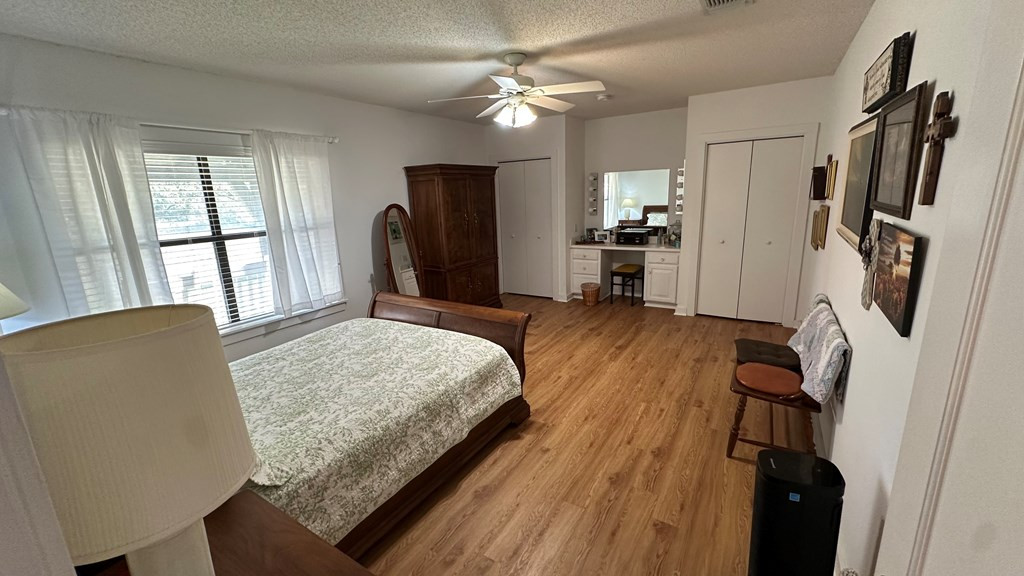 102 Carson Street Property Photo 3