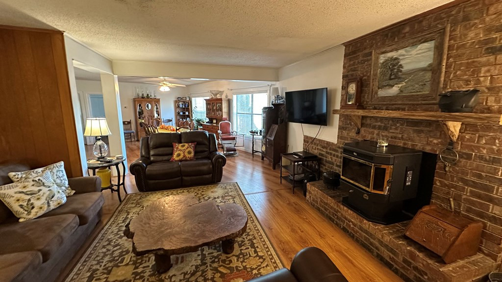 102 Carson Street Property Photo 17