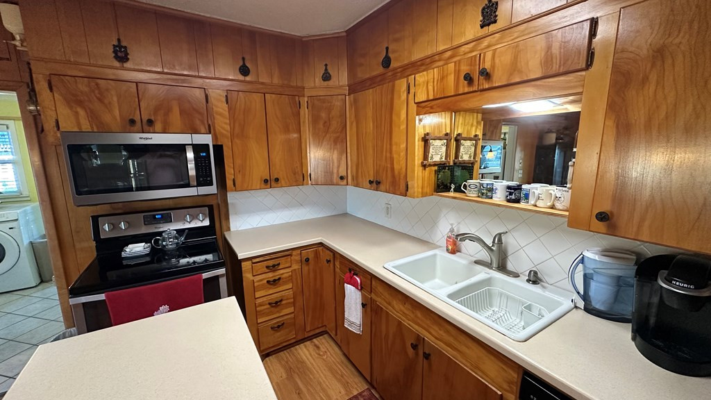 102 Carson Street Property Photo 22