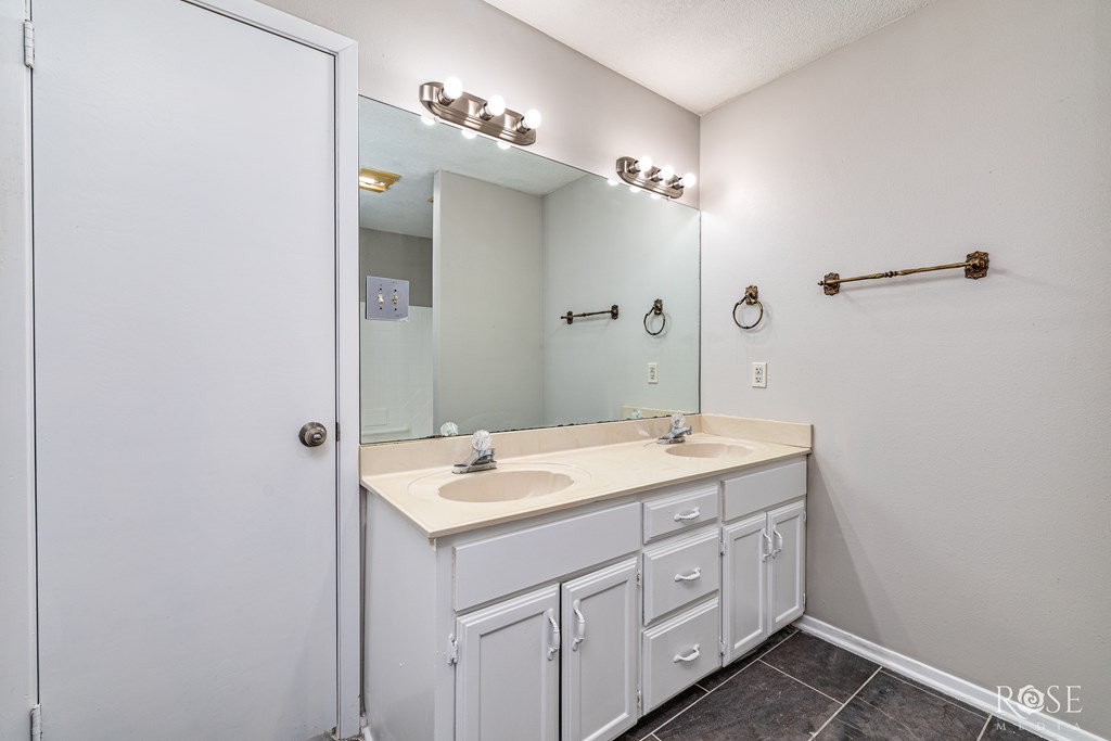 165 Edinburgh Road Property Photo 19