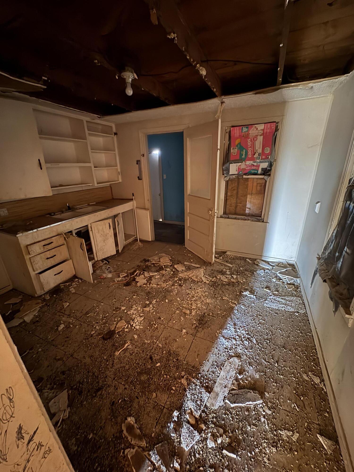 424 E 38th Street Property Photo 4