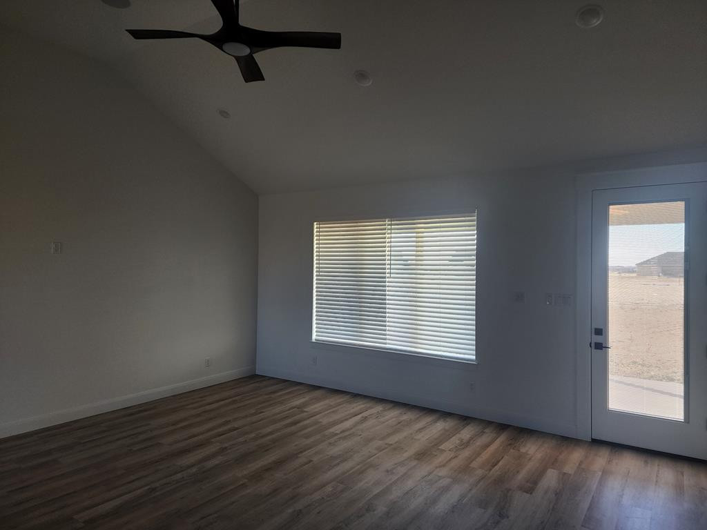 8463 Lance Road Property Photo 4