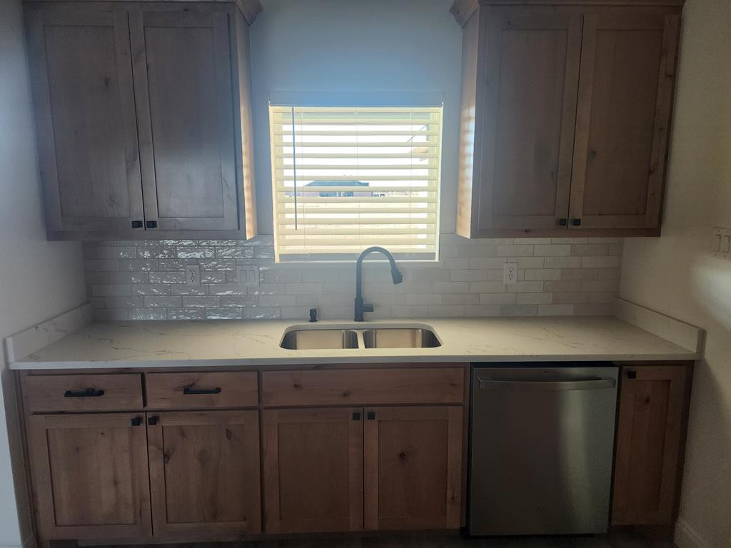 8463 Lance Road Property Photo 10