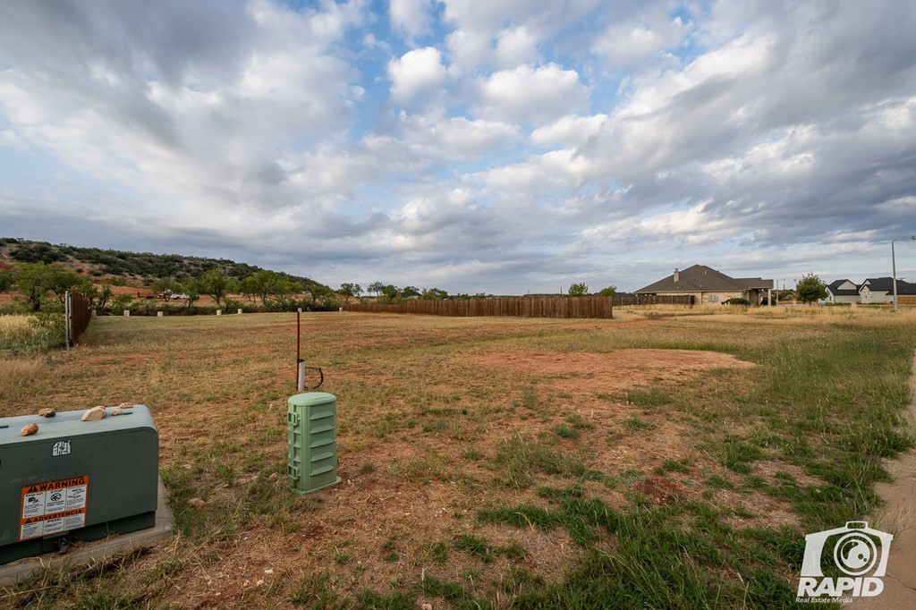 2225 Palms Court Property Photo 6