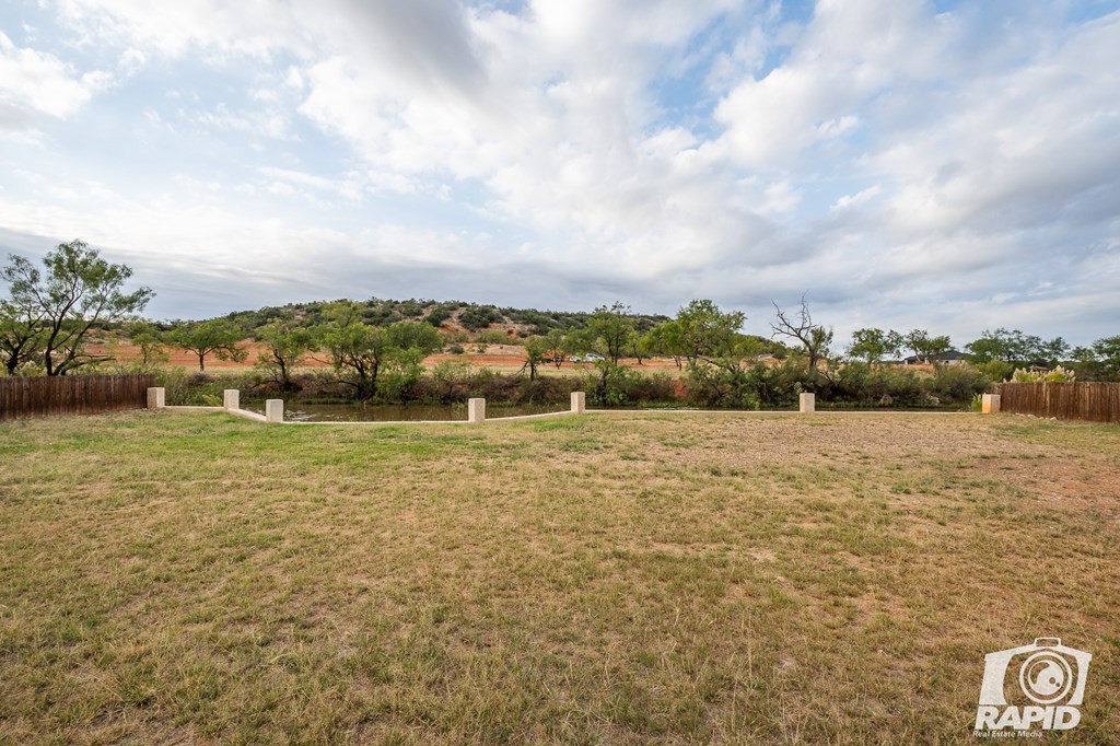 2225 Palms Court Property Photo 7
