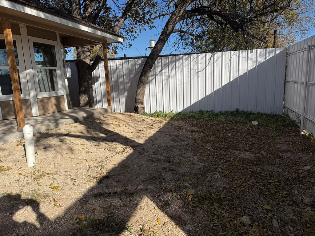 825 Velma Street Property Photo 14