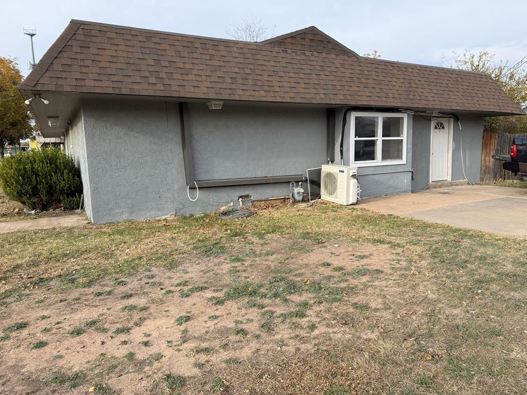 1962 Colorado Avenue Property Photo 1