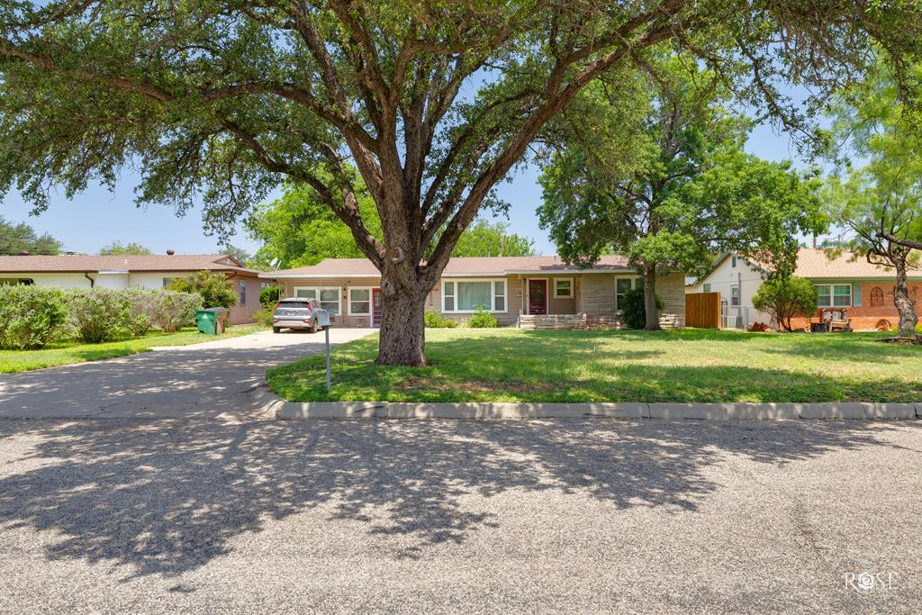 2408 W Ave L Property Photo 1